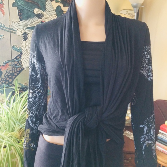 Soft Banana Wrap Top, Size Medium - Picture 4 of 6